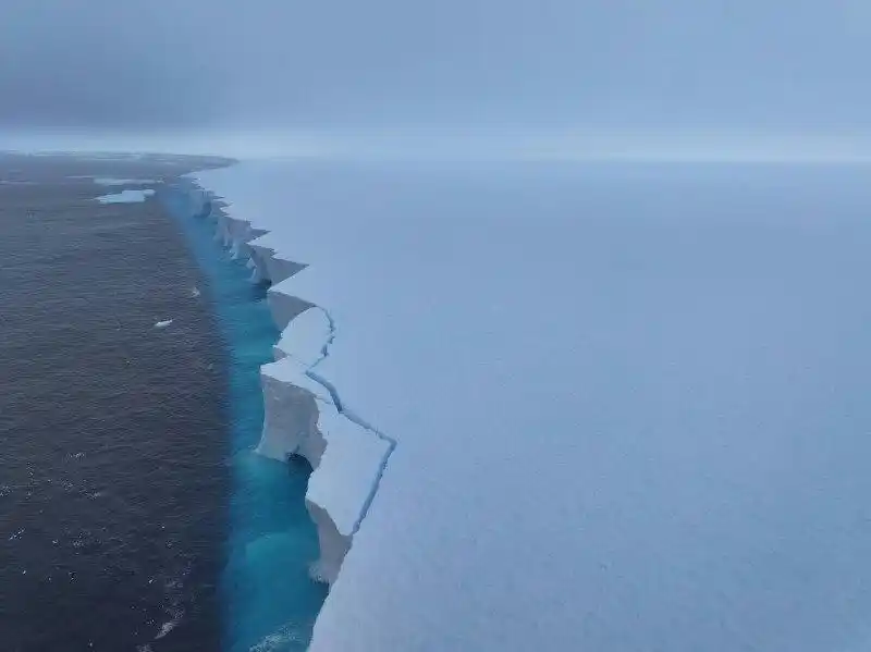  A23a  iceberg 